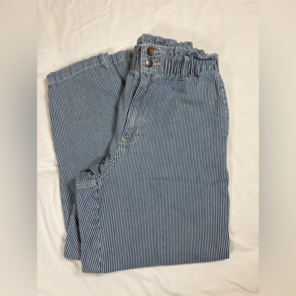 Universal Thread Blue  High Rise Jeans - Picture 4 of 9